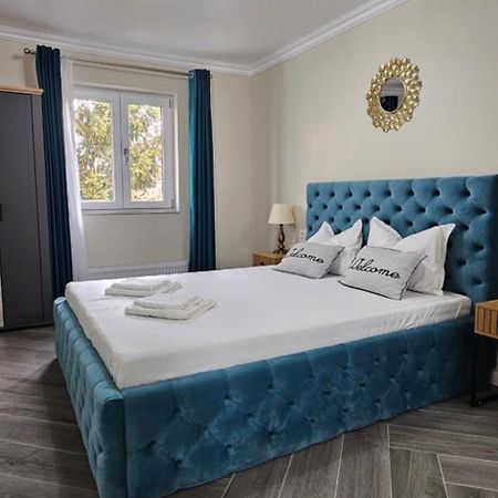 Апартаменты White Rezidence II Куртя-де-Арджеш Экстерьер фото